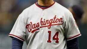 Indios contratan a Manny Acta como su piloto