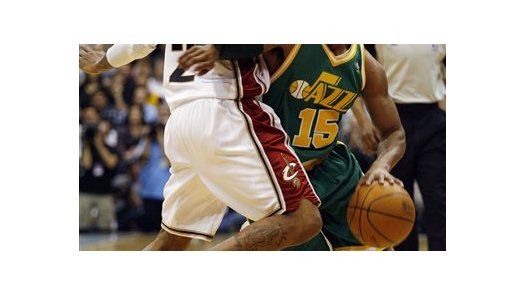 NBA: Jazz 97, Cavaliers 96; novato Gaines anota la decisiva