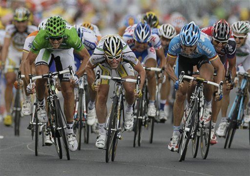 Cavendish gana etapa 19 del Tour; Contador sigue primero