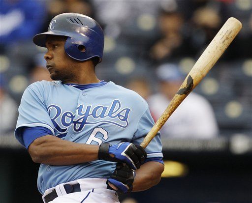 MLB: Reales 5, Medias Blancas 3; Guillén empuja tres carreras