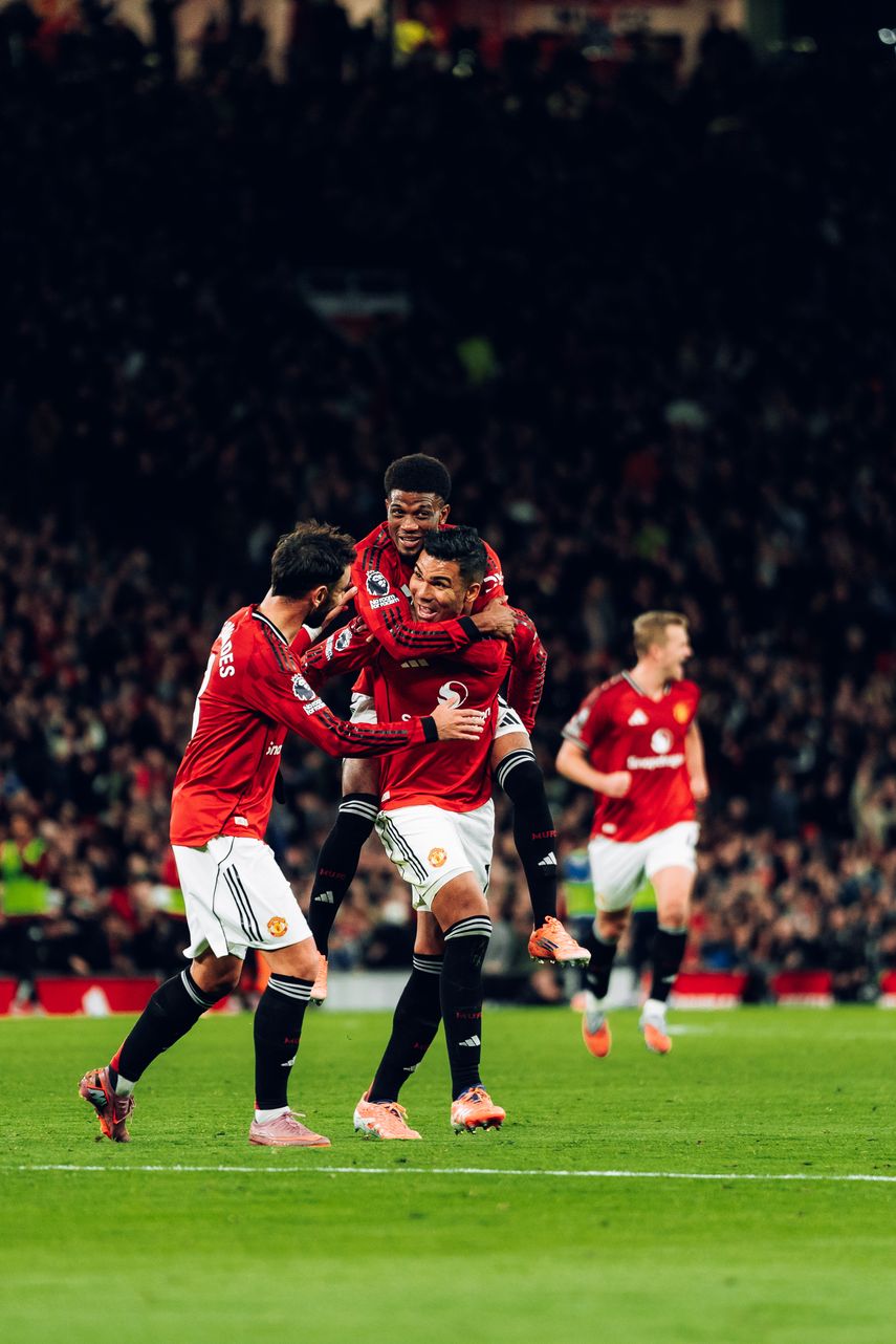 Manchester United logra su tercera victoria consecutiva en Premier League