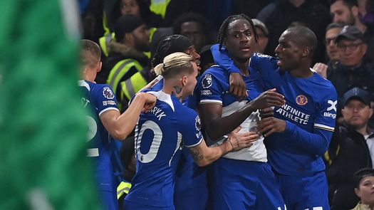 El Chelsea gana al Tottenham y se acerca a puestos de Europa