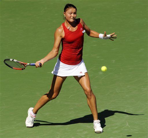 Sharapova elimina a tercera favorita; Safina pasa a segunda ronda