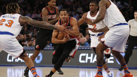 Lillard aporta 30 puntos y Blazers arrollan a Knicks