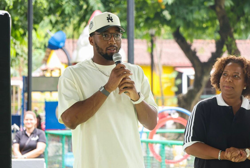 La estrella de la NBA Donovan Mitchell estuvo en Panamá