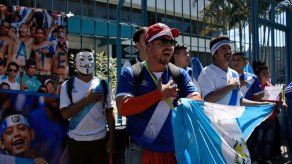 Guatemaltecos protestan por extensa suspensión impuesta por FIFA