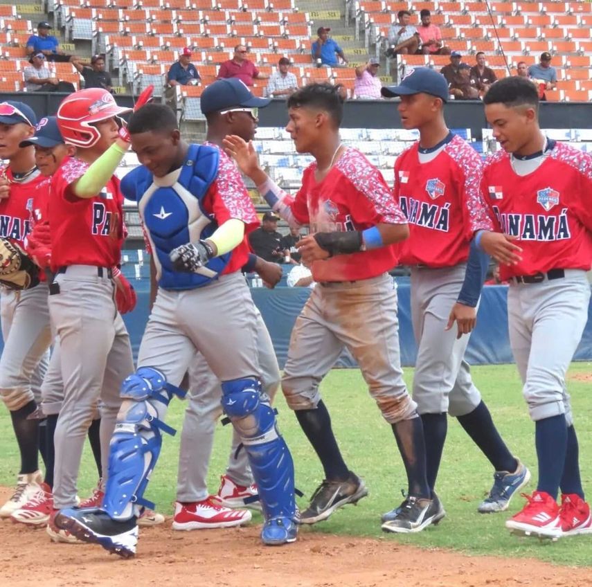 Audes De León destaca ofensiva de Panamá en el Premundial