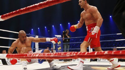 Klitschko noquea a Leapai en el quinto round