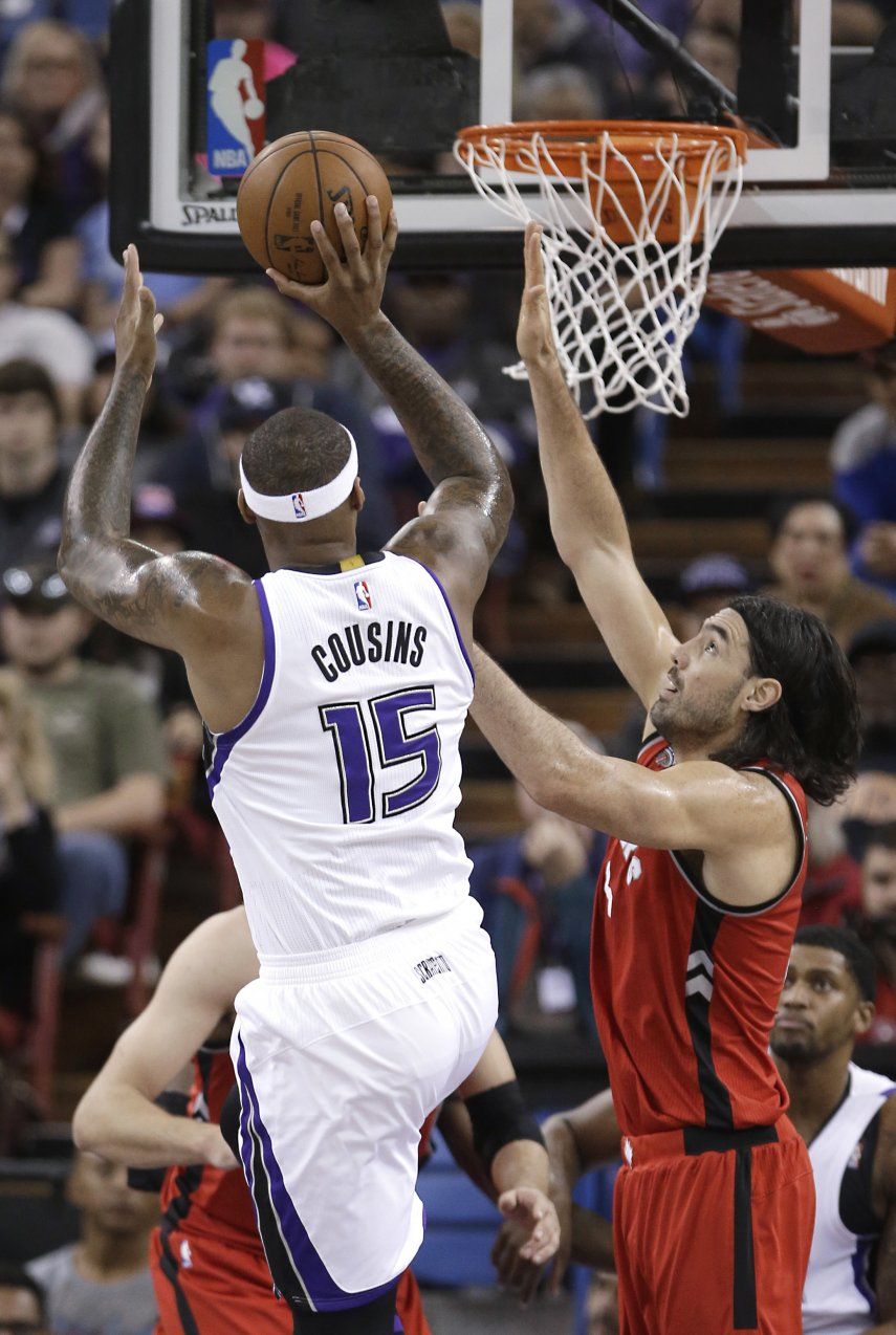 Cousins suma 36 puntos y Kings se imponen a Raptors