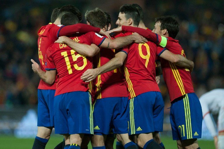España e Italia golean, Gales tropieza con Serbia en eliminatorias de Rusia-2018