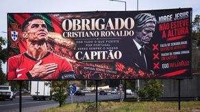 Lisboa apoya a Cristiano Ronaldo con pancartas de siempre nuestro capitán