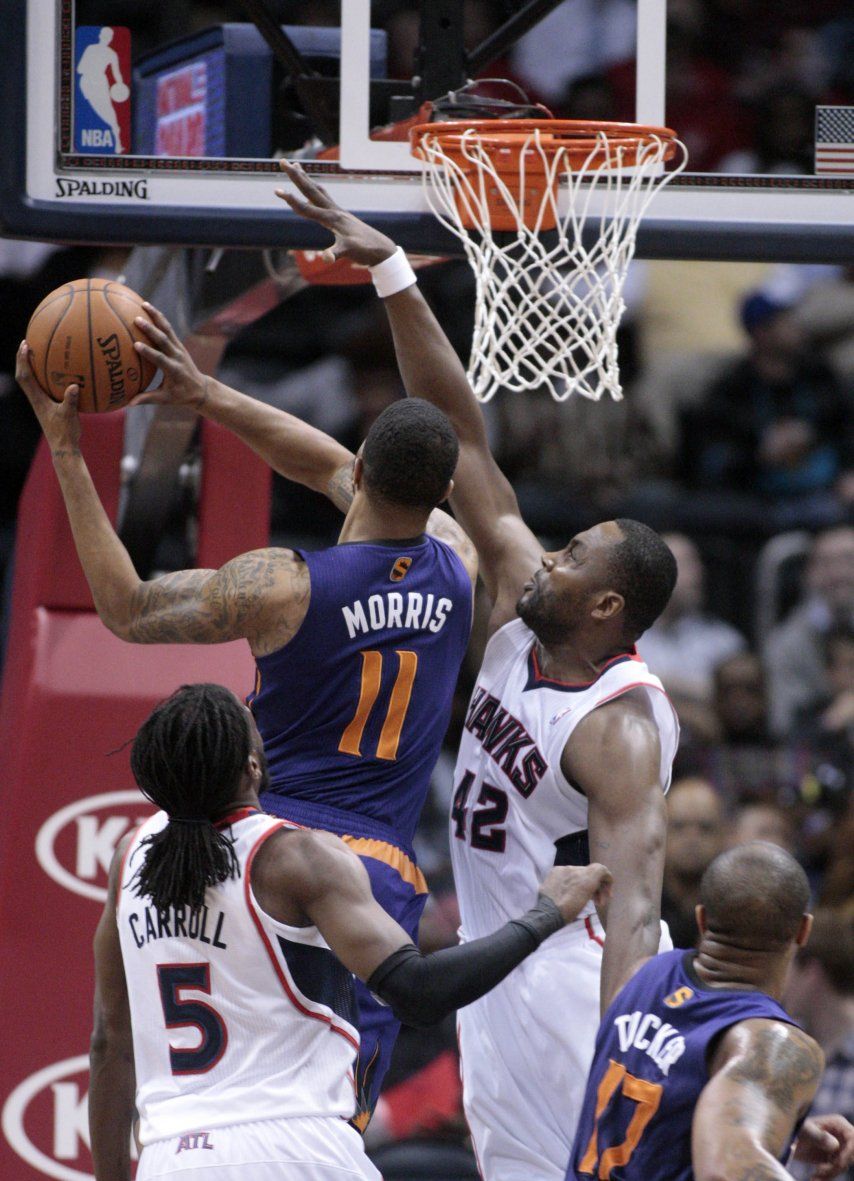Suns vencen a Hawks con ráfaga de triples