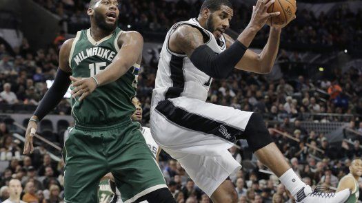 Duncan consigue 16 puntos y 10 rebotes en triunfo ante Bucks