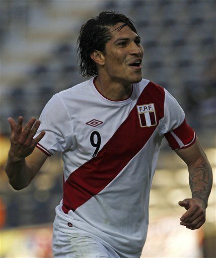 América: Guerrero se consagra como figura de Perú