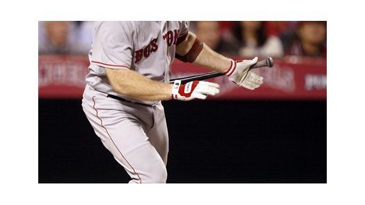 Youkilis y Medias Rojas llegan a acuerdo por 4 años