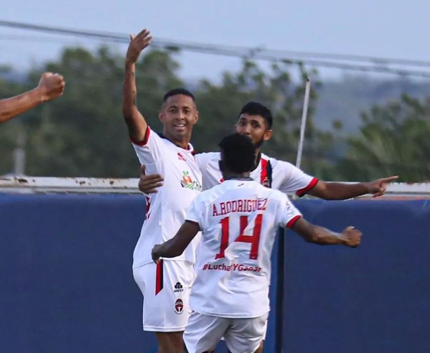 Sporting San Miguelito vs CD Universitario