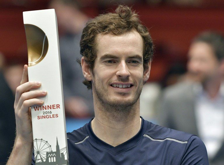 Murray se mantiene en la carrera para alcanzar a Djokovic
