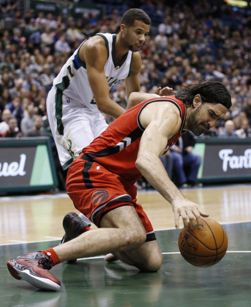 Raptors hilan 3er triunfo sobre Bucks
