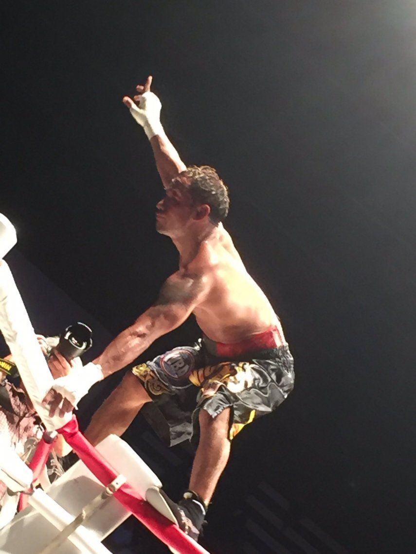 El Nica vence por decisión unánime a Kono y es campeón absoluto 115 libras