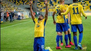 Blackman anota en el regreso del fútbol en Eslovaquia