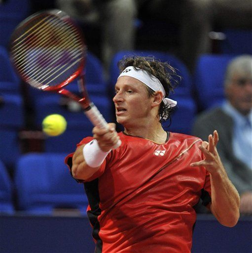 Nalbandian vence a Cilic y avanza en Basilea