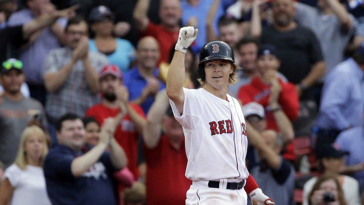 Holt batea para el ciclo y conjura mala racha de Boston