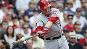 Angelinos ganan 6to juego seguido en el Fenway