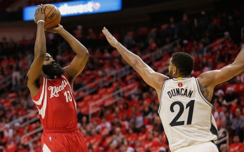 Rockets cortan racha de 7 triunfos de los Spurs