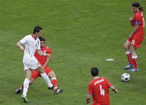 Euro: Portugal vence 3-1 a R. Checa y se acerca a los cuartos