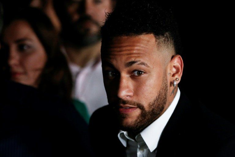 Justicia archiva causa por violación contra Neymar, que se dice aliviado