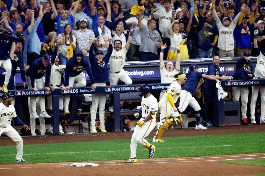 MLB: Cerveceros de Milwaukee superan a Cubs y aumentan ventaja en Serie Divisional
