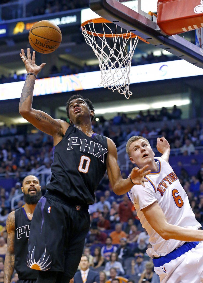 Bledsoe y Suns derrotan a Knicks 113-111 en tiempo extra