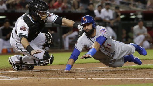 Goldschmidt, Descalso power D-backs past sinking Mets 7-3