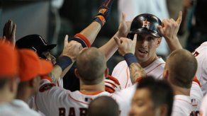 Astros ganan con jonrones de Castro y Carter