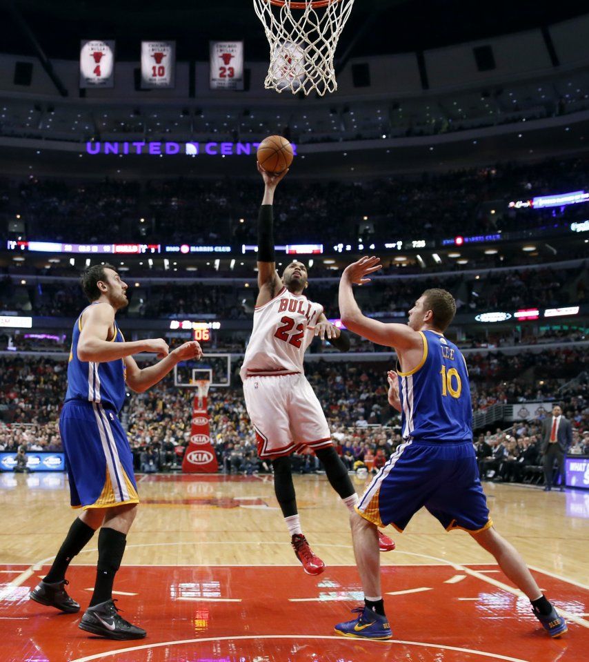 Ganan Bulls, con doble doble de Boozer