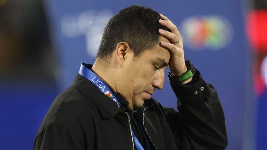 Adalberto Carrasquilla se queda sin DT en Pumas tras salida de Efraín Juárez Adalberto Carrasquilla se queda sin DT en Pumas tras salida de Efraín Juárez