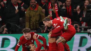 El Liverpool conquistó la Carabao Cup con un Virgil van Dijk goleador