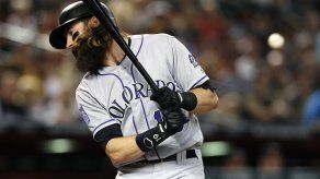 Senzatela y los Rockies mantienen vivas sus esperanzas