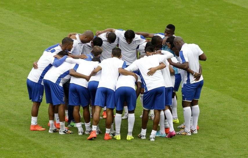 Fallan los himnos en partido Francia-Honduras