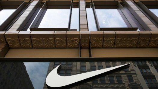 Venden uno de los primeros pares de Nike en USD 437.500