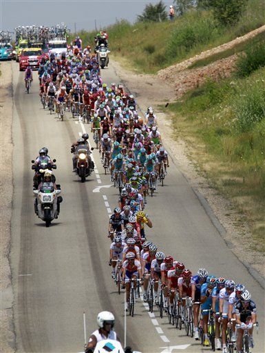 Ciclistas se ofrecen disculpas por riña en el Tour