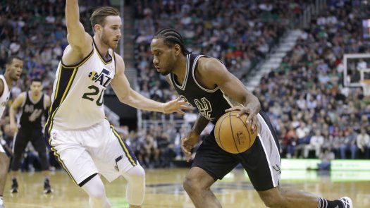 Leonard anota 29 puntos y Spurs se imponen a Jazz