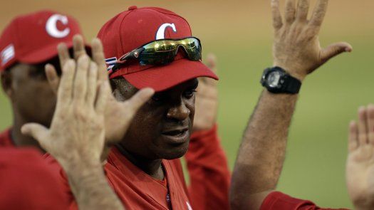 Peloteros cubanos esperan su momento tras acuerdo con MLB