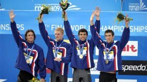 Serbio Cavic rompe récord de Phelps antes de enfrentarlo