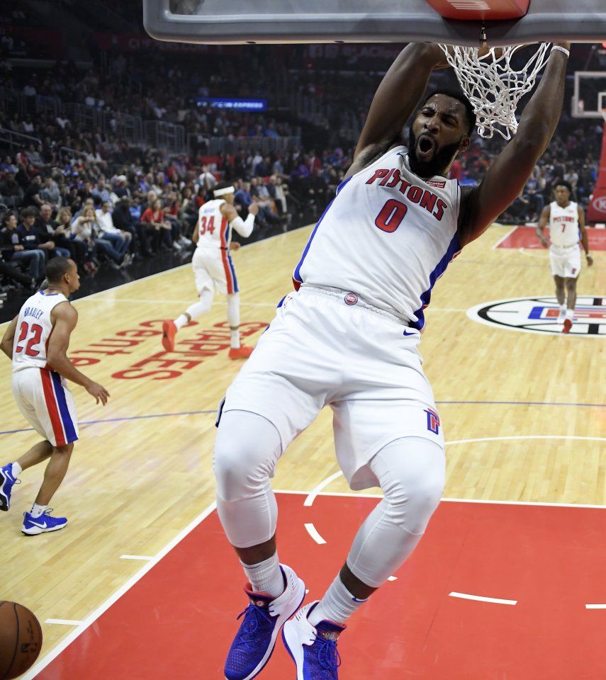 Pistons endilgan a Clippers su 1er revés en la campaña