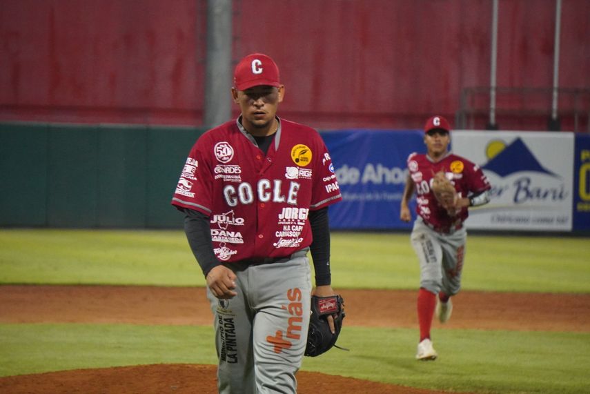 Dereck Gómez se despide del Béisbol Juvenil como el Mejor Lanzador en la historia de la categoría
