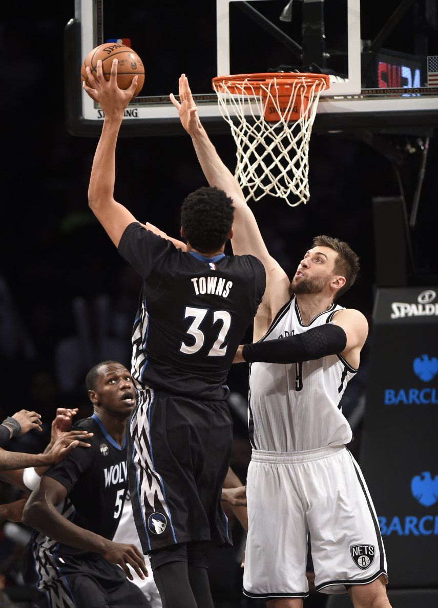 Towns se apunta doble doble  en triunfo de Wolves