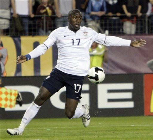 Garcon recibe noticias de sus familiares en Haití­