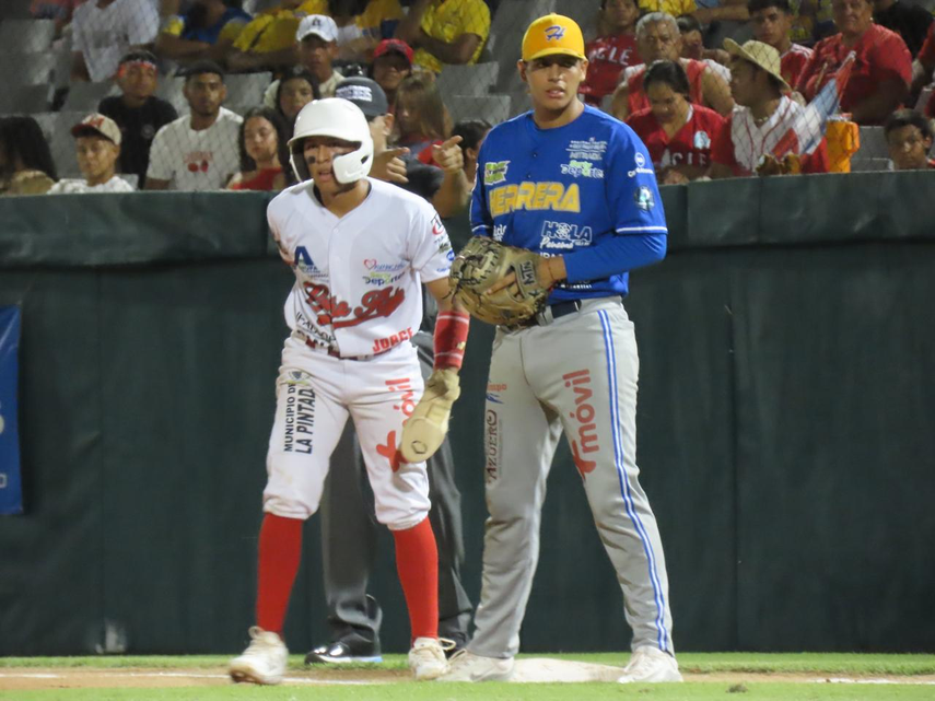 Béisbol Juvenil 2025: Panamá Metro igualó la serie y Coclé dejó en el terreno a Herrera