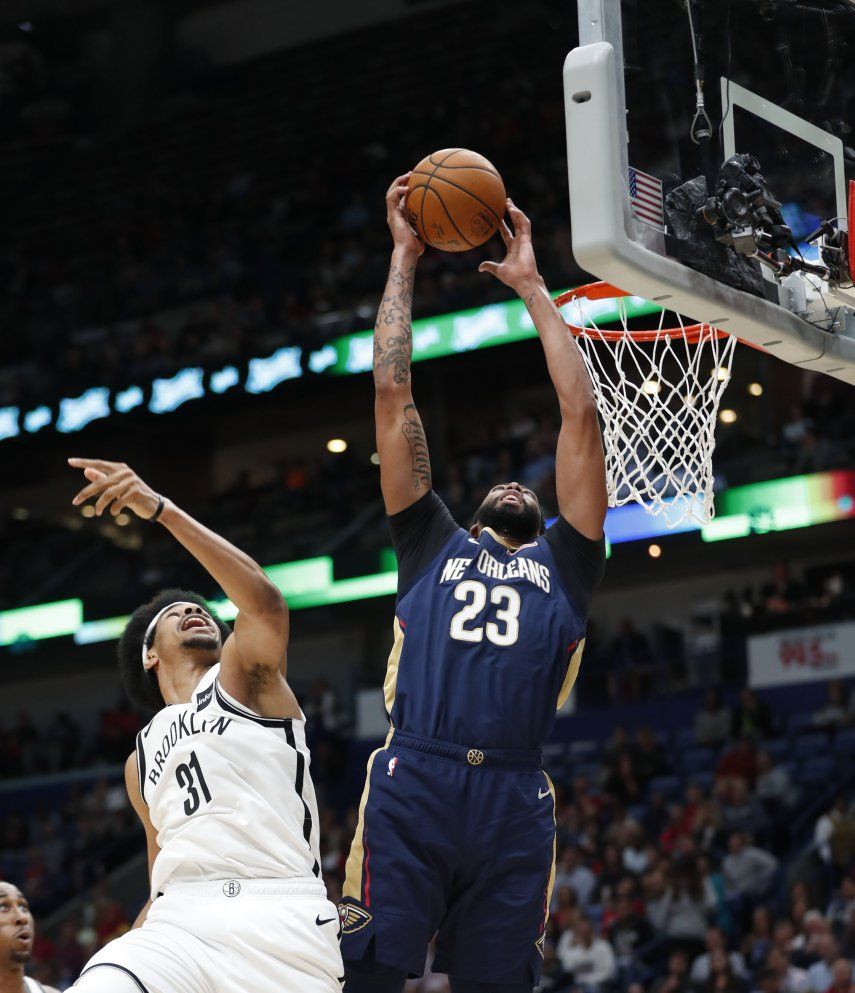 Holiday define ante Nets, y Pelicans mantienen el invicto